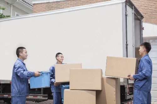 Packing and loading service for a Docklands home relocation